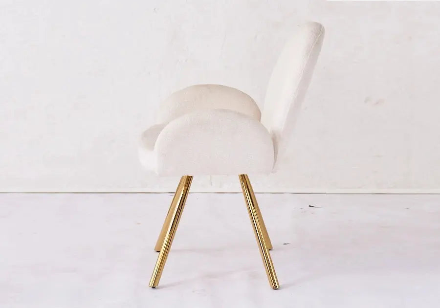 Lot de 2 fauteuils de table velours écru pieds dorés | Zylo