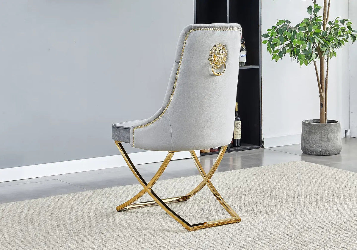 Lot de 4 chaises en gris et tête de lion | Aerix