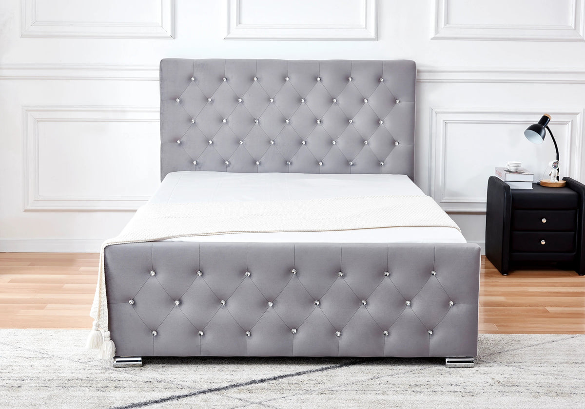Lit double capitonné en gris avec strass | Cora