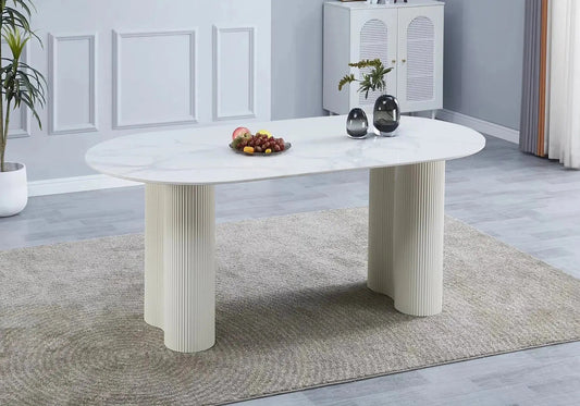 Table marbre céramique et chaises velours écru | Kaelo