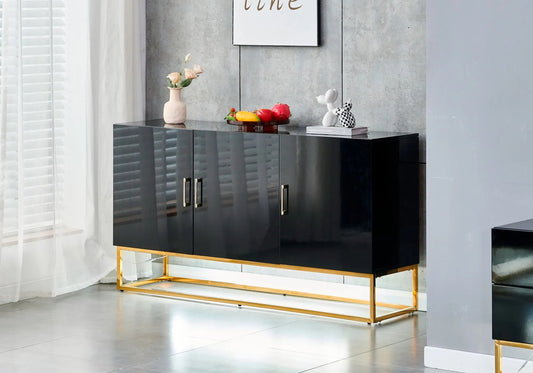 Buffet design laqué noir aux poignées dorées | Zumi