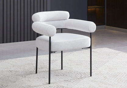 Fauteuil de table tissu bouclé blanc pieds noirs | Kove