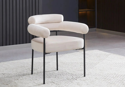 Fauteuil de table en beige avec pieds noirs | Kove