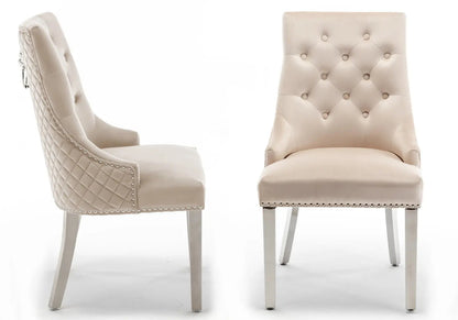 2 chaises capitonnées beige tête de lion | Kreo
