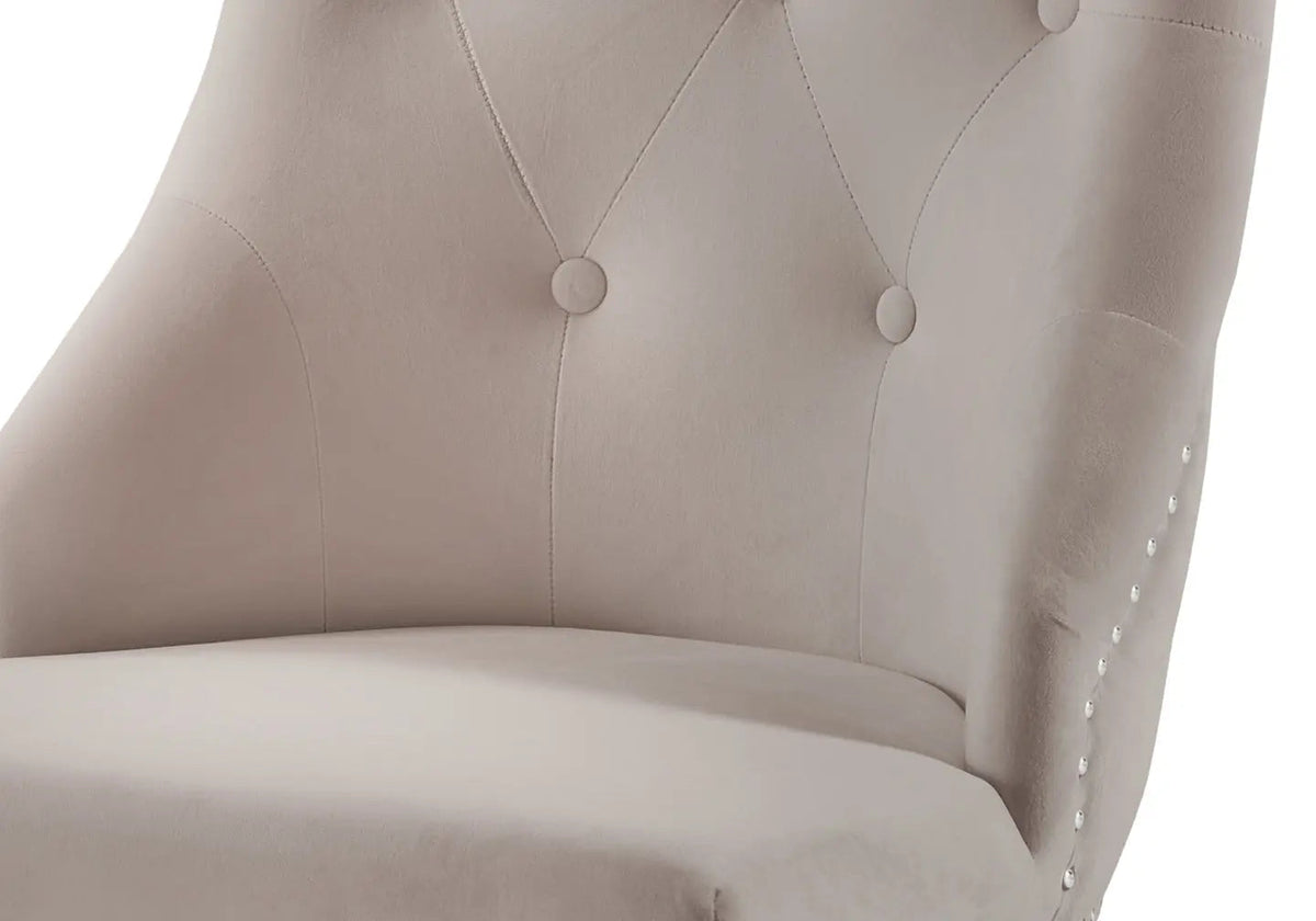 Chaises cloutées en moka (lot de 4) | Kalyx