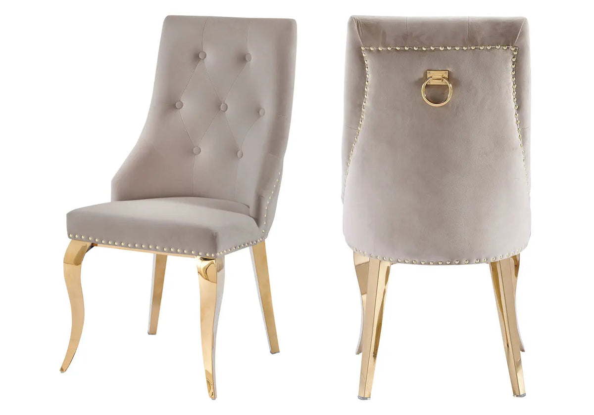Chaises cloutées en moka et anneau doré | Kalyx