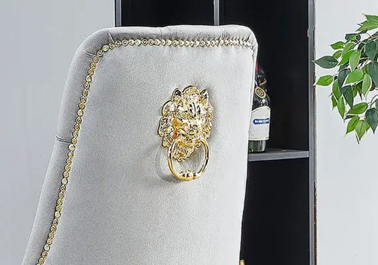 Lot de 4 chaises en gris et tête de lion | Aerix