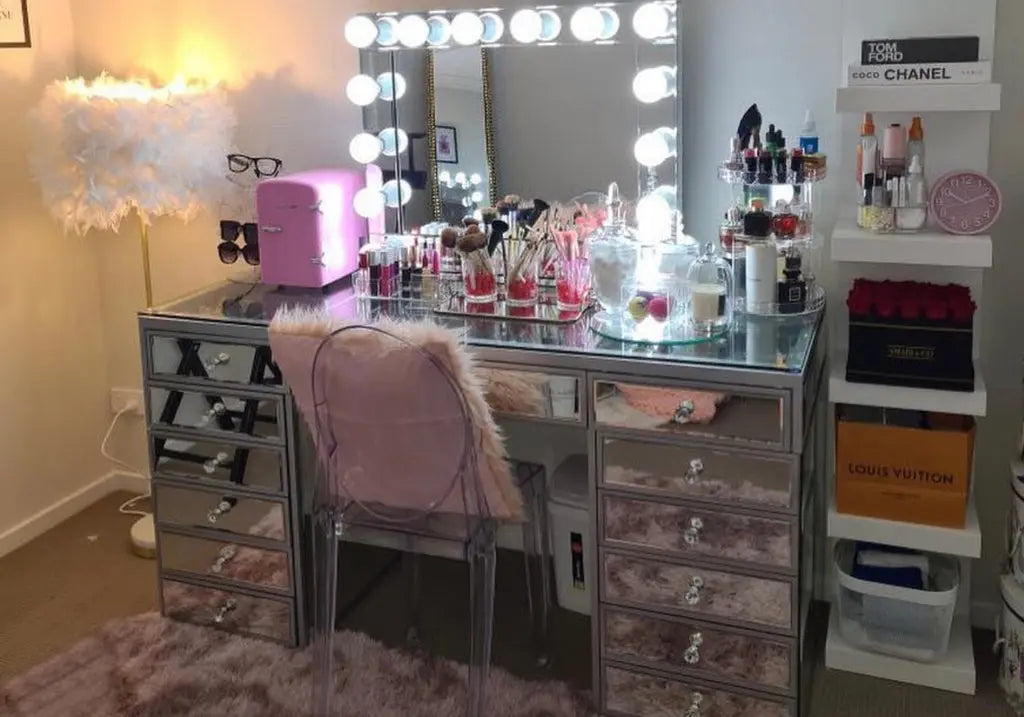 Meuble coiffeuse en miroir design et élégant | Nexa