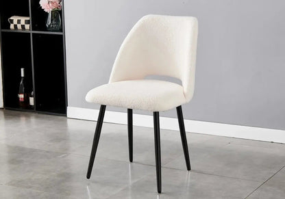 Ensemble table marbre blanc et 4 chaises noires | Kora