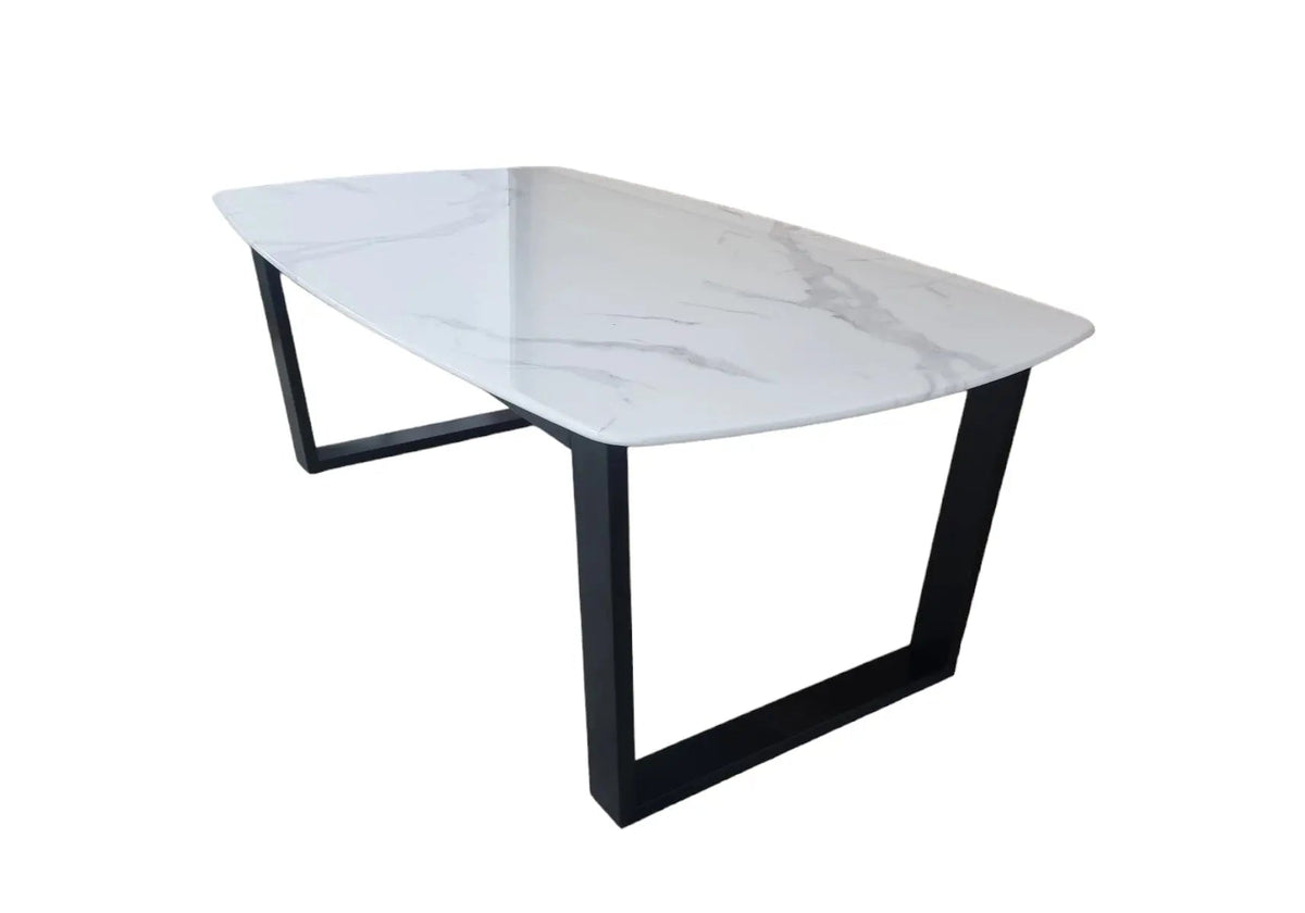 Ensemble table marbre blanc et 4 chaises noires | Kora