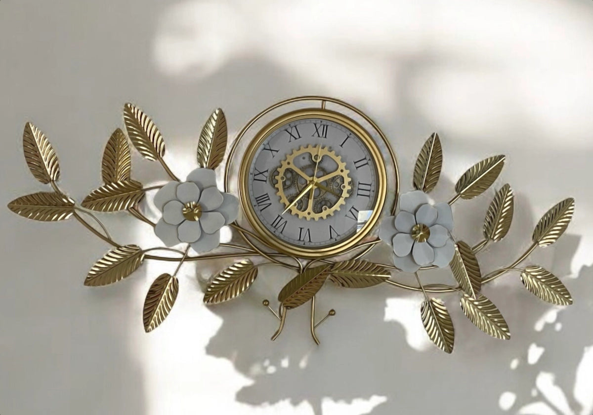 Horloge murale silencieuse fleur dorée et blanche | Vexta