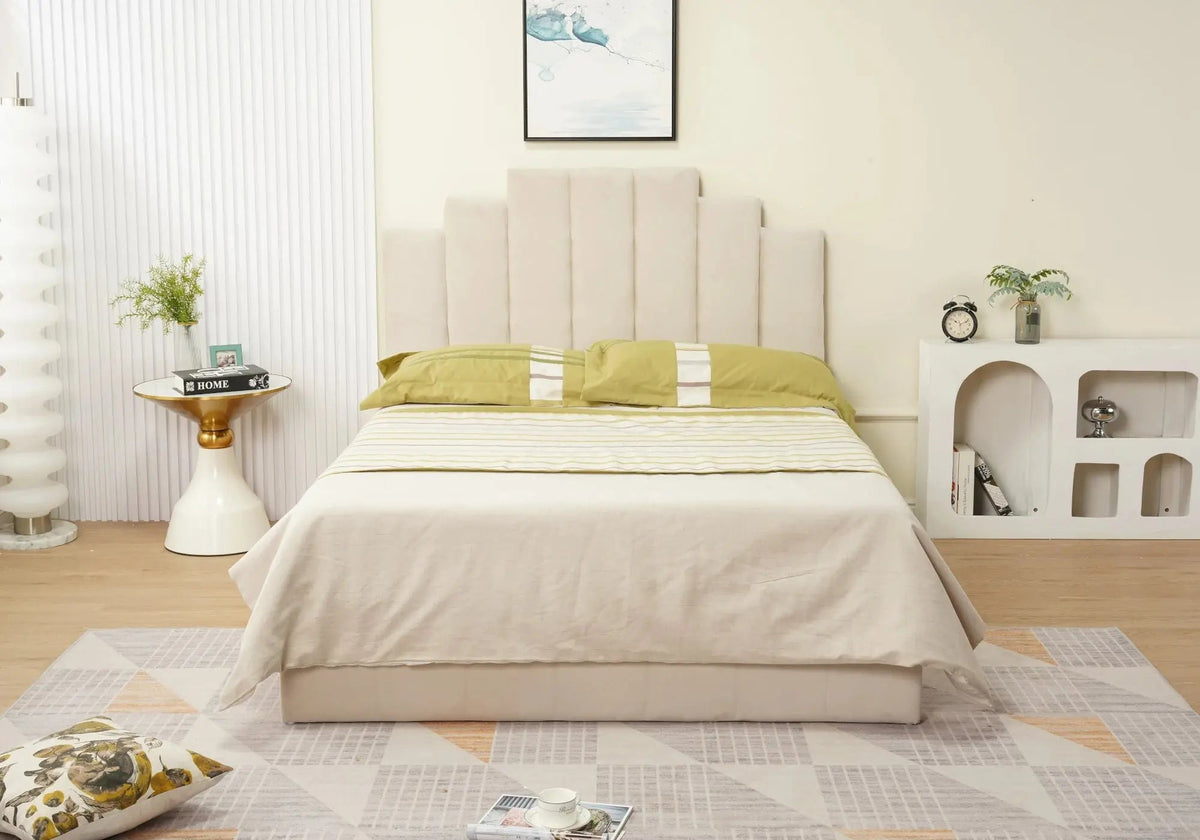 Lit double capitonné en beige élégant | Zynto