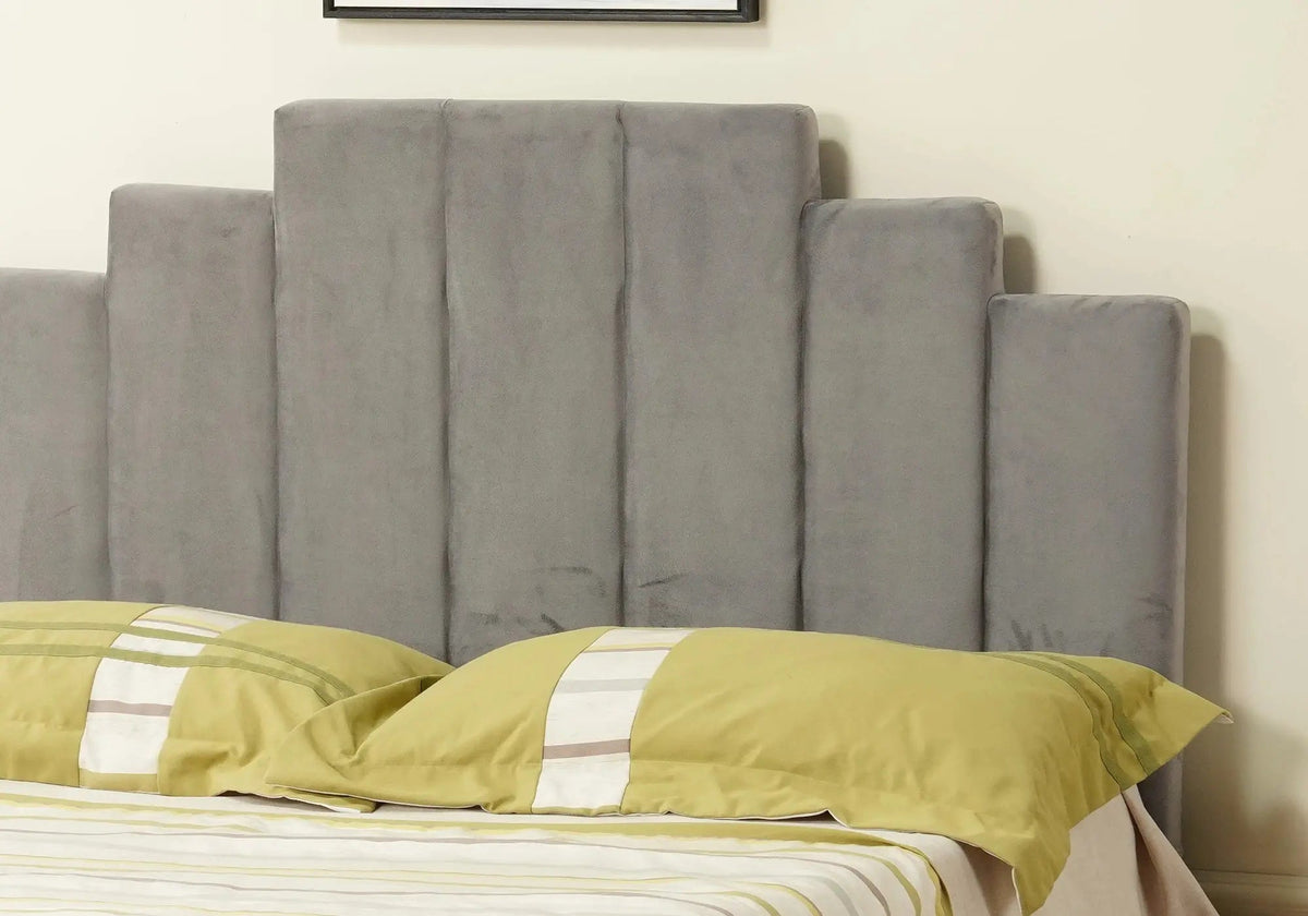 Lit capitonné en gris, design moderne | Zynto