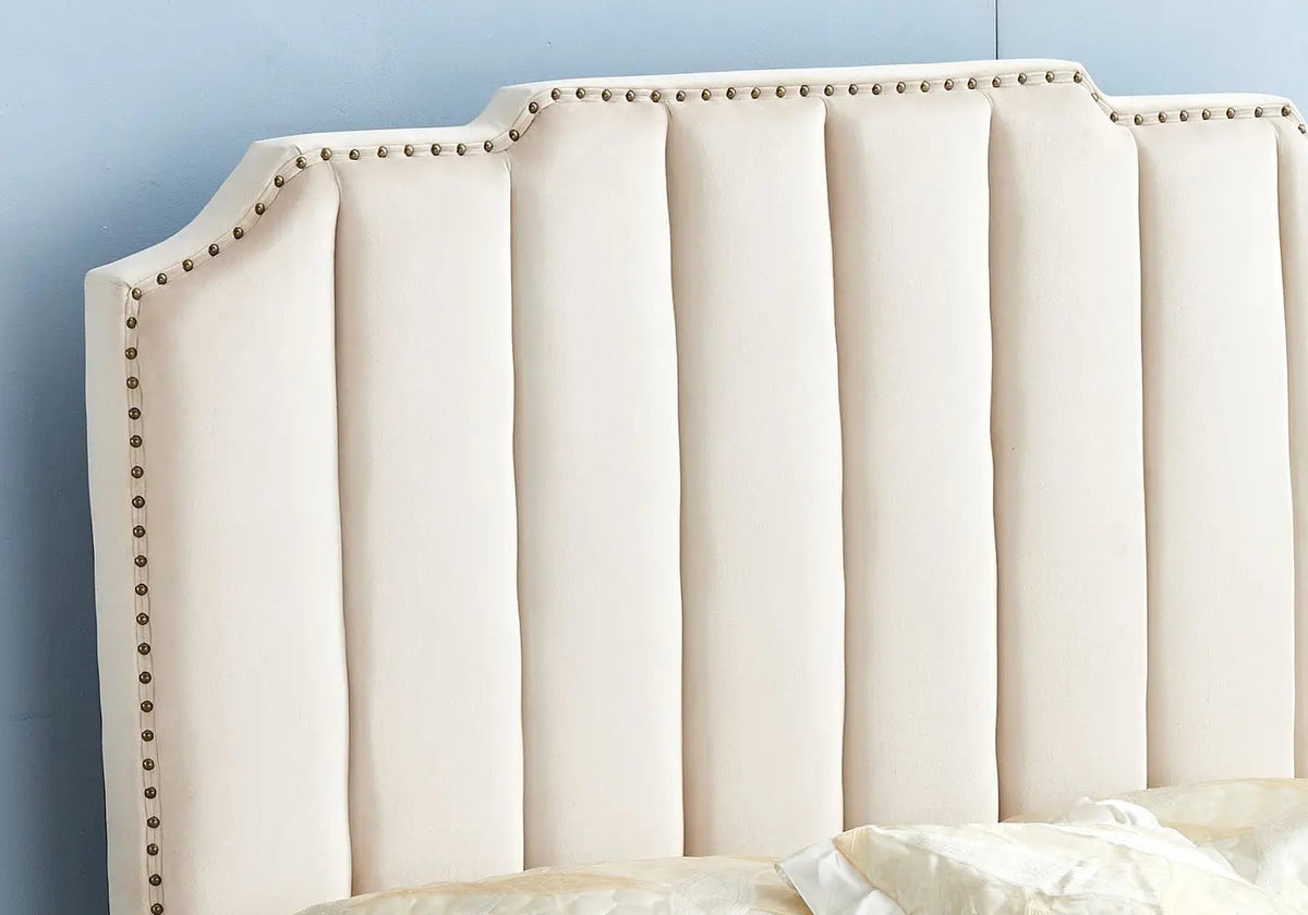 Lit double capitonné chesterfield en beige | Solo