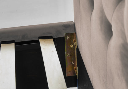 Lit double capitonné en taupe avec strass | Cora