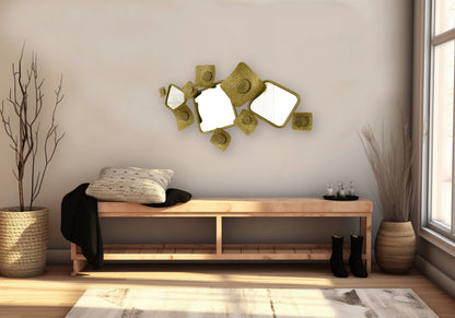 Miroir mural design géométrique en métal doré | Zento