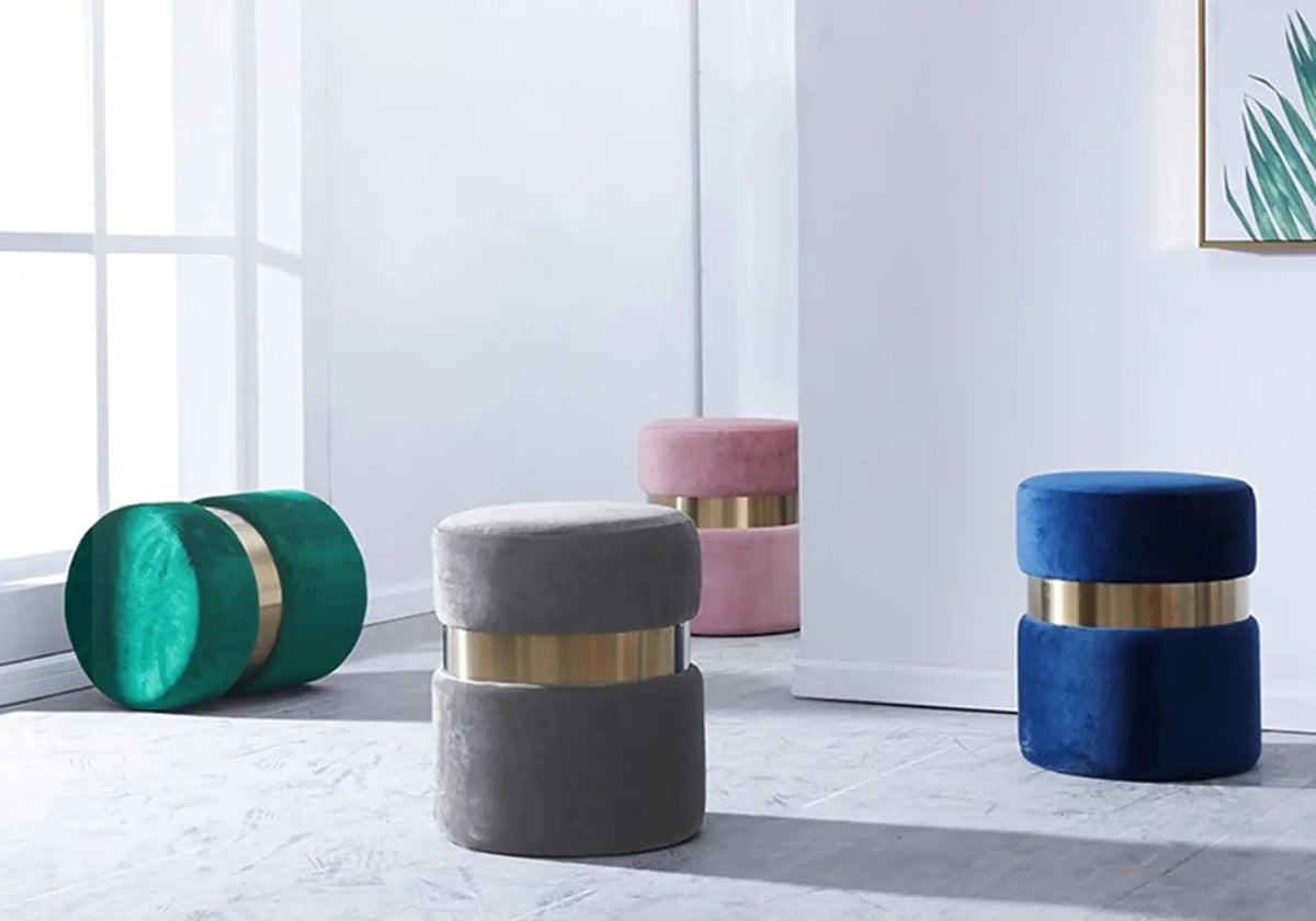 Pouf design en gris et socle en métal doré | Vian