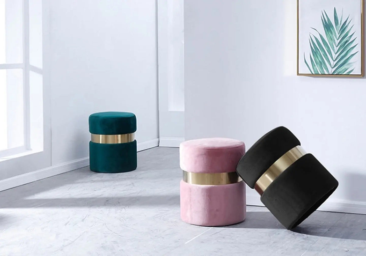 Pouf design moderne en noir et métal doré | Vian