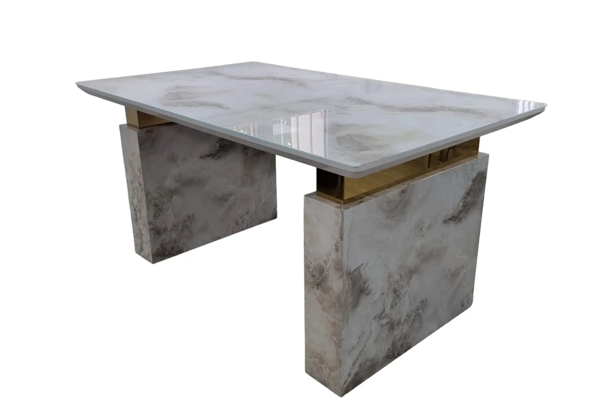 Table à manger design marbre beige et pieds dorés | Valo