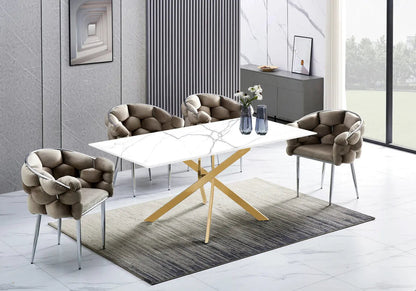Table à manger effet marbre blanc et pieds dorés | Koda