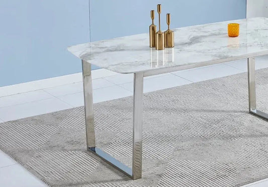 Table à manger moderne marbre beige et argent | Kora