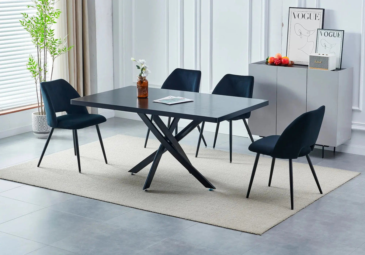 Table à manger noire effet bois et pied acier | Koda