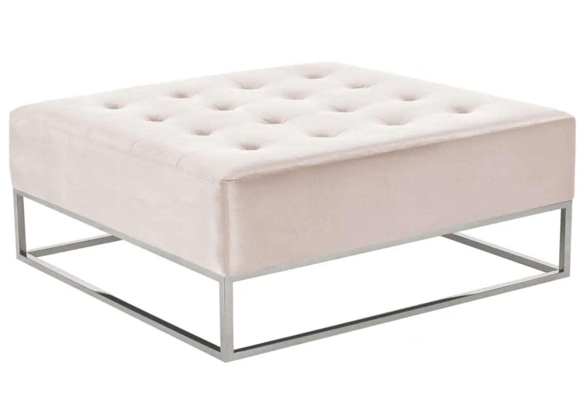 Table basse capitonnée et pouf en beige | Kora