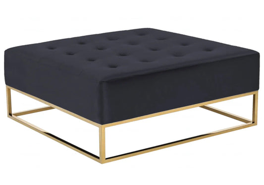 Table basse capitonnée en noir et pied doré | Kora