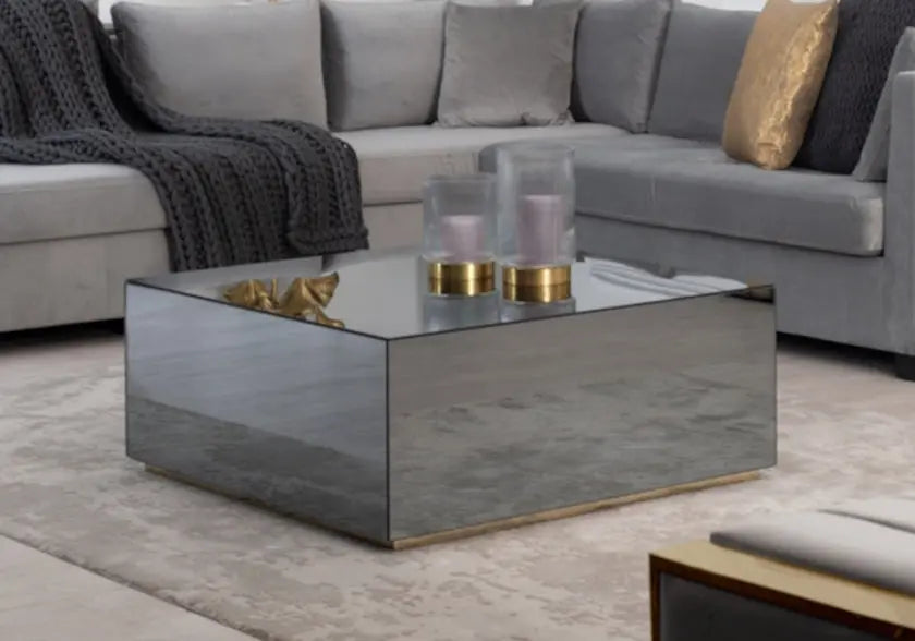 Table basse cube design en miroir fumé pour salon | Novea