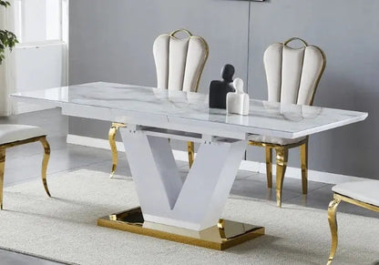 Table extensible marbre beige et chaises dorées | Kivo