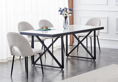 Table noire effet marbre blanc et chaises grises | Zyra
