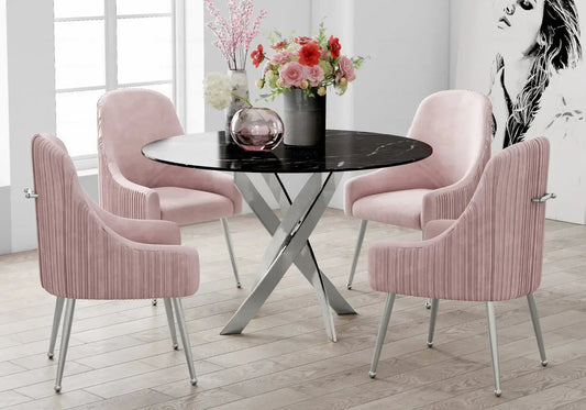 Ensemble table ronde marbre noir et 4 chaises roses | Koda