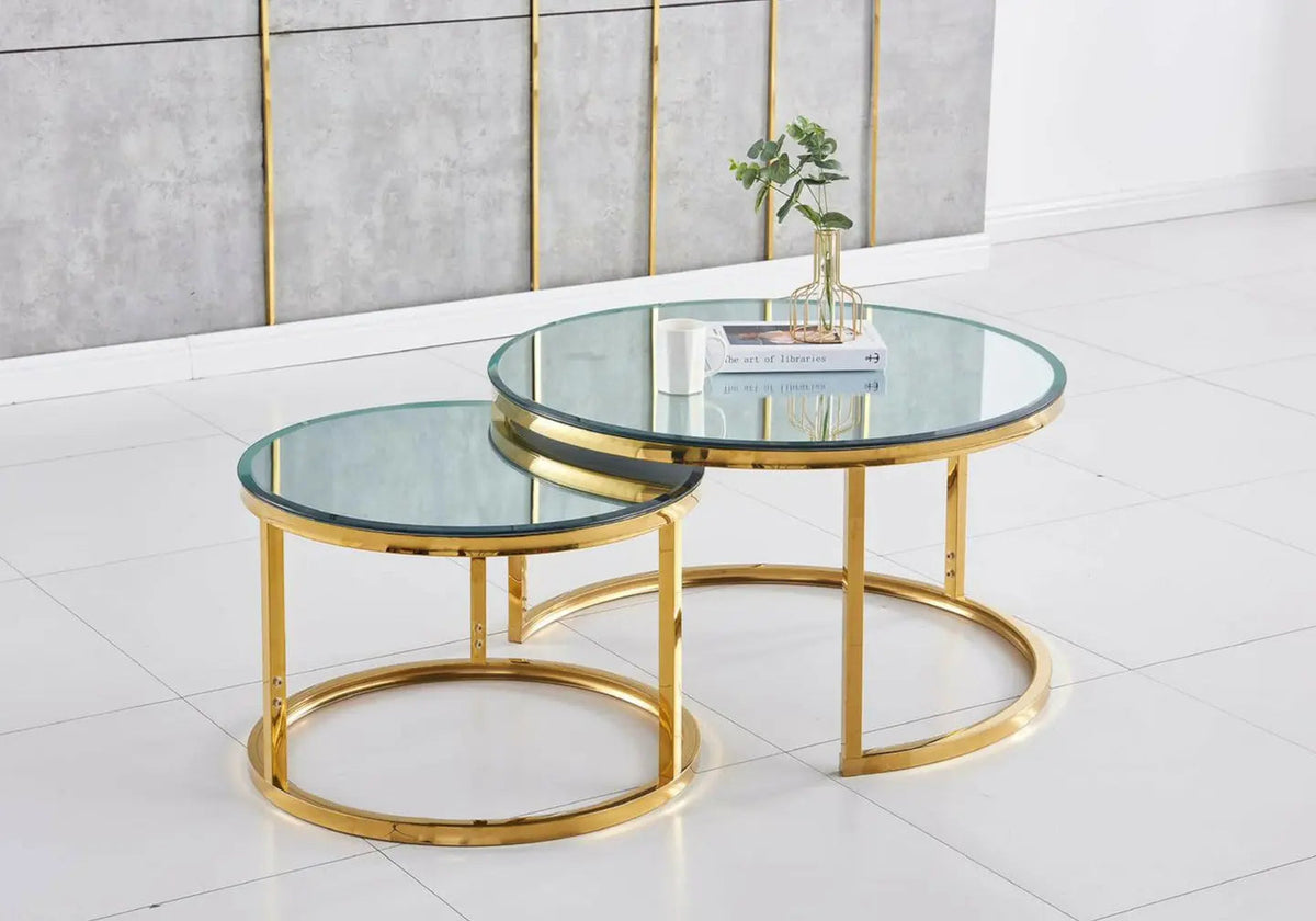 Tables gigognes rondes dorées et miroir de salon | Opal