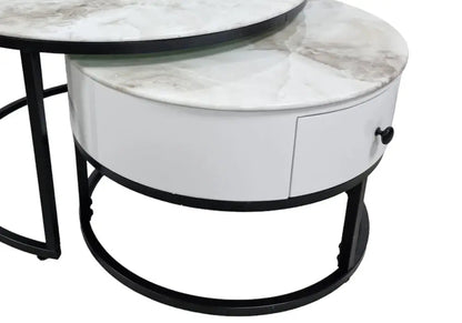 Tables rondes gigognes noires et marbre beige | Opal